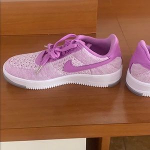 Nike shoes size 8 women’s